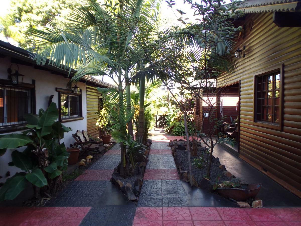 Si Mi Capitan - Cabanas & Habitaciones Puerto Iguazu Exterior photo